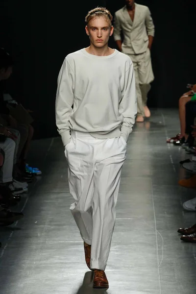 Look 43